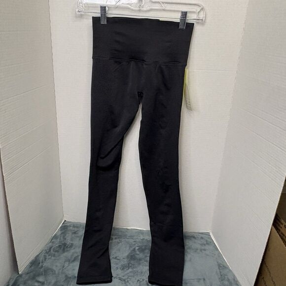 All In Motion Pants - All In Motion Women’s Ultra High Rise Seamless Waffle Leggings Size Small NWT